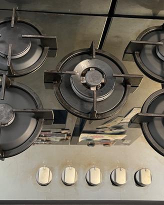 Piano cottura a Gas con 5 fuochi