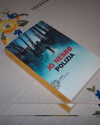 Jo Nesbø Polizia Einaudi editore 1ª edizione 2013