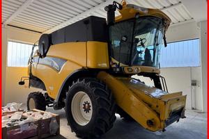 Mietitrebbia New Holland CX 780