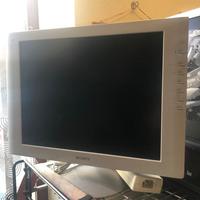 Monitor vari lcd da 15 e 17 pollici