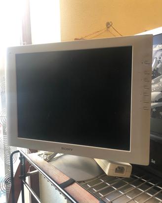 Monitor vari lcd da 15 e 17 pollici