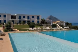 Luminoso appartamento in residence  con piscina a 