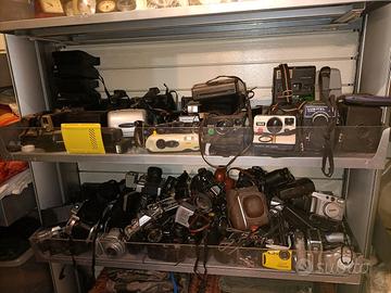 macchine fotografiche in blocco