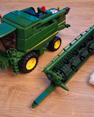 Bruder - Mietitrebbia John Deere T610i