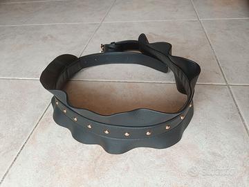 Cintura Liu Jo Milano nera con borchie dorate - M
