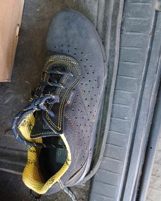scarpe antinfortunistiche  cofra 