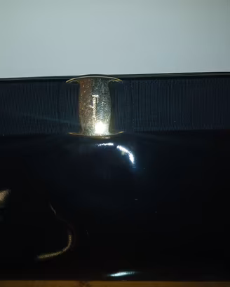 Borsetta donna nera in vernice Ferragamo