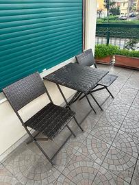 Set giardino: tavolo e 2 sedie pieghevoli