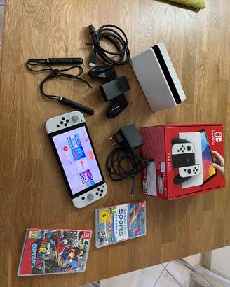 Nintendo switch OLED ( più sport e super Mario)