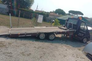 carroatrezzi su Ford transit America    patente b
