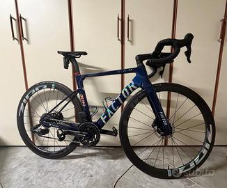 Bicicletta Factor ostro VAM