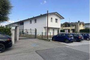 Immobile in asta di 131 m² con 3 locali e box auto
