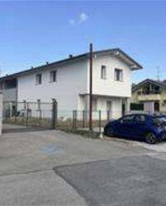 Immobile in asta di 131 m² con 3 locali e box auto