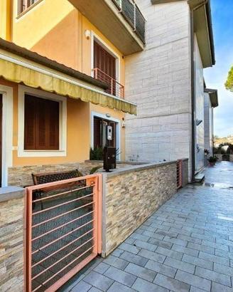 Villetta a schiera di 130 m² con 3 locali e box au