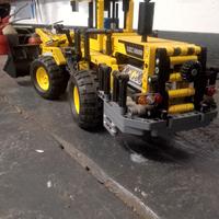 Lego technic pala gommata set 8265