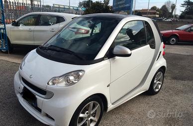 Smart ForTwo 1000 52 kW MHD coupé pure