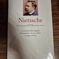 Libro con opere di Nietzsche