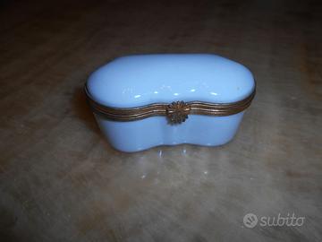 PORTAPILLOLE PORTAGIOIE VINTAGE IN PORCELLANA.