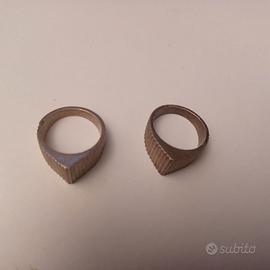 Coppia di anelli in ferro vintage