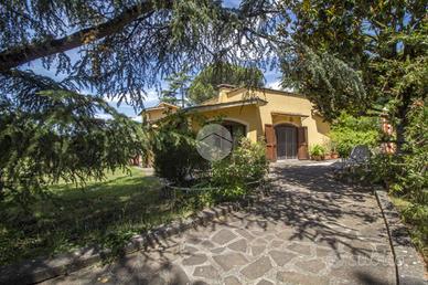 VILLA SINGOLA A PALOMBARA SABINA