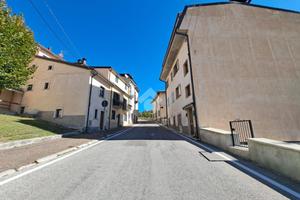 3 LOCALI A RIVISONDOLI