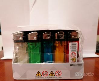 Scatola 47 accendini nuovi, diversi colori