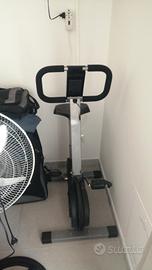 Cyclette dechatlon usata pochissimo. 