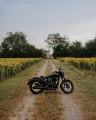 Royal Enfield Classic 350 Stealth Black