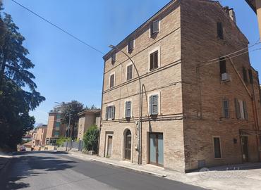 Macerata. Via Gigli. Presso stazione ferroviaria e