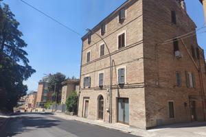 Macerata. Via Gigli. Presso stazione ferroviaria e