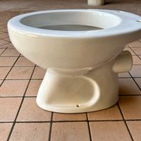 WC in ceramica – scarico a muro