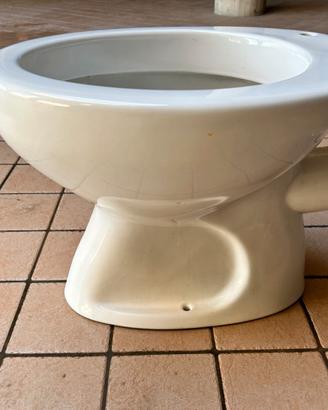 WC in ceramica – scarico a muro