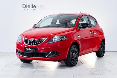 Lancia Ypsilon 1.0 firefly hybrid Silver s&s 70cv