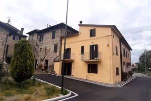 ASSISI CASTELNUOVO: DUE APPARTAMENTI