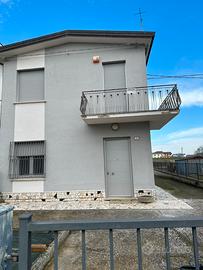 Casa indipendente, ristrutturata con 110