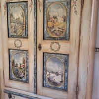 Armadio tirolese decorato