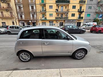 Lancia Ypsilon 2011