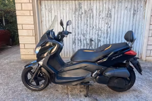 Yamaha X max 250 con antifurto
