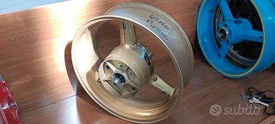 cerchio posteriore SUZUKI GSXR 600 750 K1 K3 NUOVO