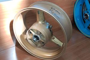 cerchio posteriore SUZUKI GSXR 600 750 K1 K3 NUOVO