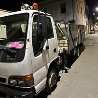 Isuzu NPR 2.8 turbo diesel