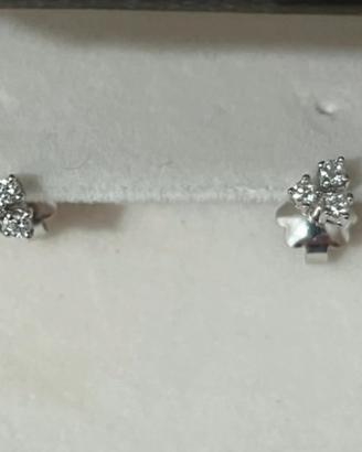 Orecchini oro bianco 750 e diamanti naturali