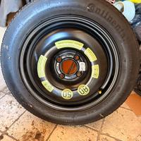 ruotino di scorta con cric