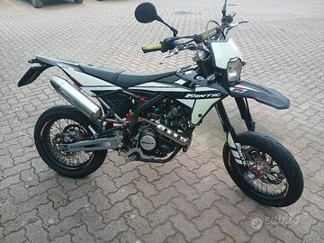 fantic motard 125 4T