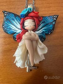 Collana lunga in acciaio con ciondolo a fata