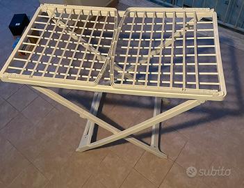 Stendibiancheria in resina bianco