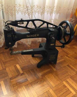 Macchina da cucire Singer 29K71 d'epoca