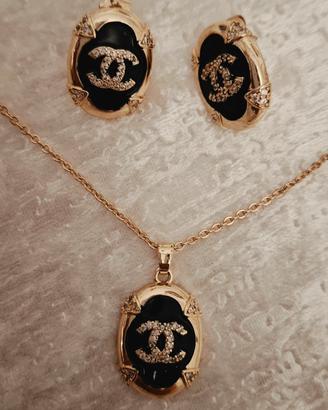 Parure orechini  è collana  Chanel 
