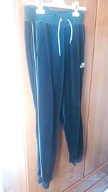 Pantaloni Nike donna neri con laccio