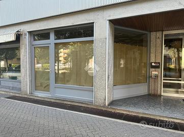 NEGOZIO A SONDRIO